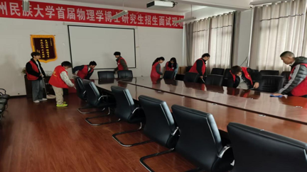 弘扬雷锋精神，共创美丽校园——我院开展学雷锋志愿服务清扫活动